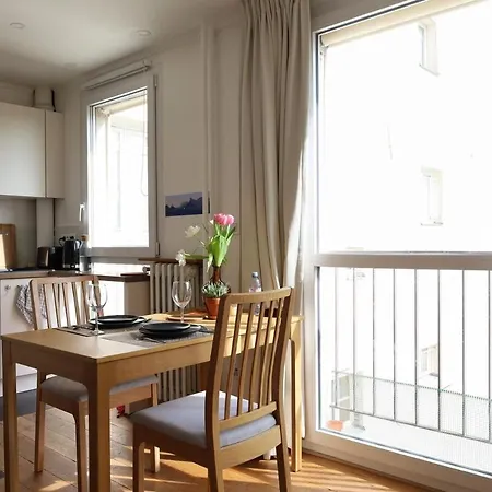 Vue Jardin Proche Canal Saint-martin Appartement Paris